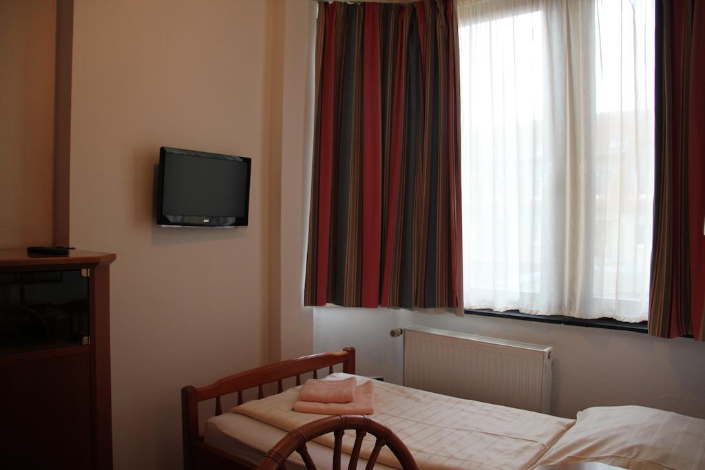 Wali'S Hotel Bielefeld Habitación foto