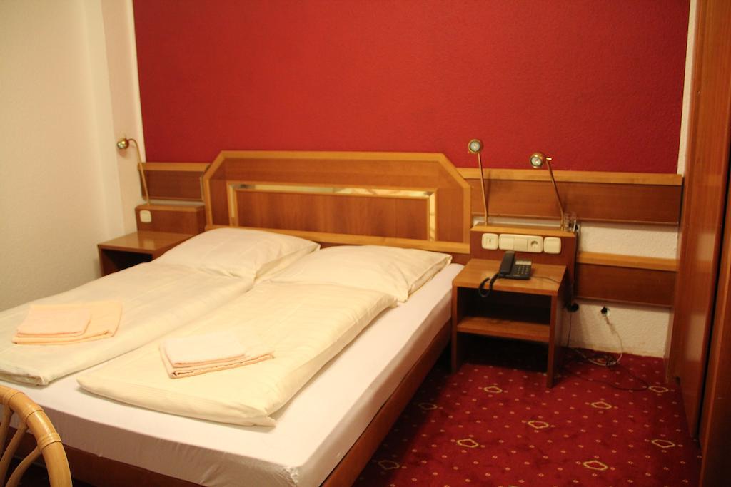 Wali'S Hotel Bielefeld Habitación foto