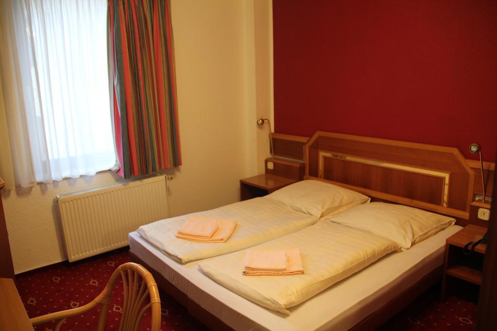 Wali'S Hotel Bielefeld Habitación foto