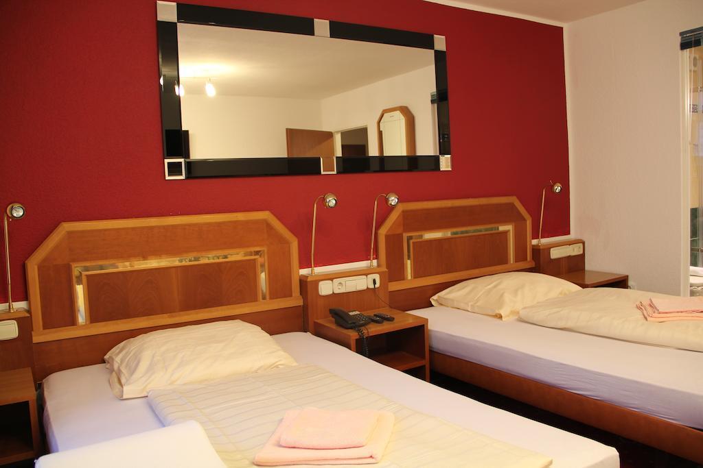 Wali'S Hotel Bielefeld Habitación foto