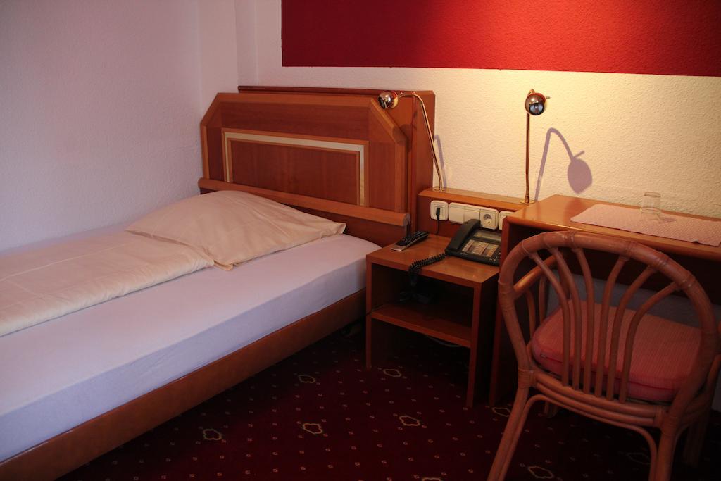 Wali'S Hotel Bielefeld Habitación foto