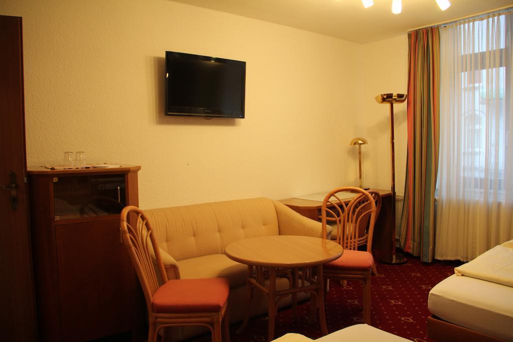 Wali'S Hotel Bielefeld Habitación foto